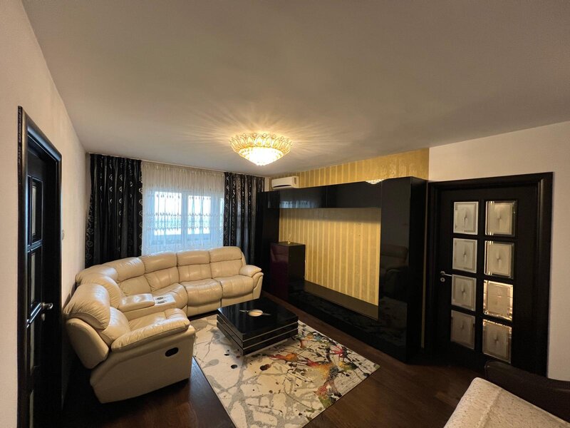 Iancului, Mega Mall, Hobita.