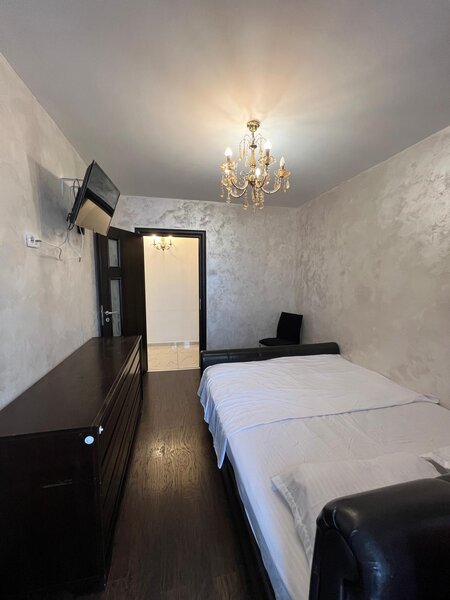 Iancului, Mega Mall, Hobita.