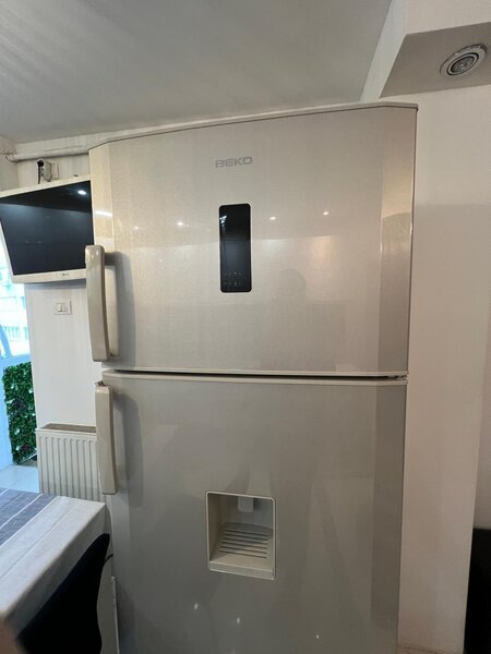 Iancului, Mega Mall, Hobita.