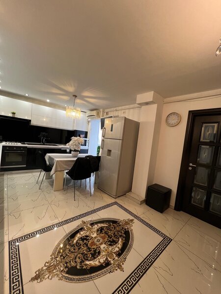 Iancului, Mega Mall, Hobita.