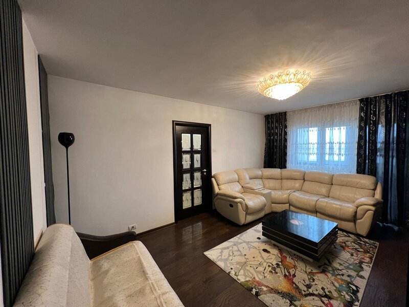 Iancului, Mega Mall, Hobita.