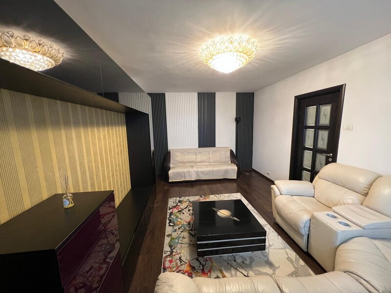 Iancului, Mega Mall, Hobita.